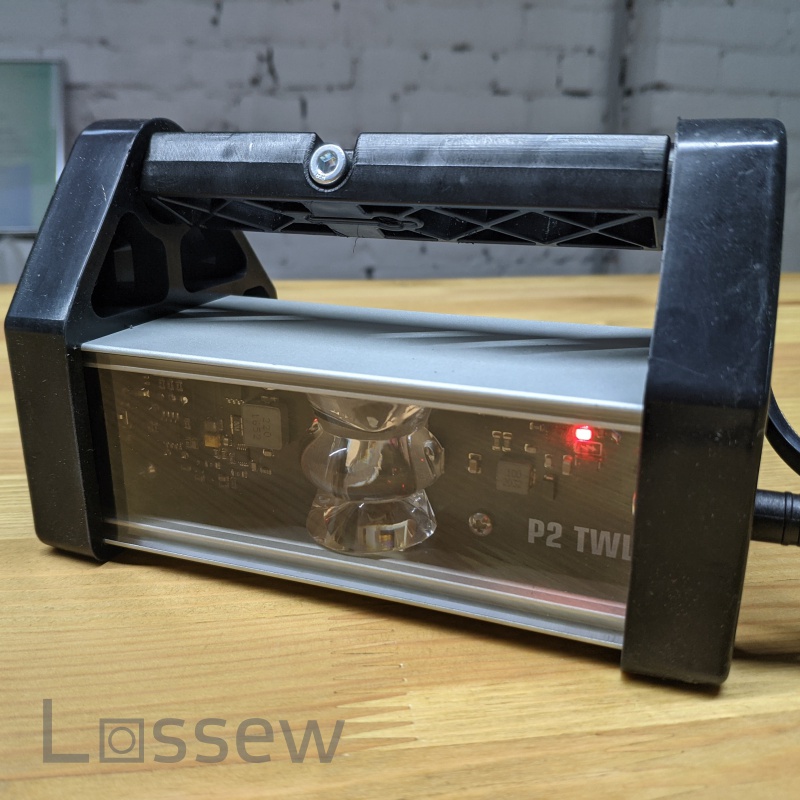 Аккумуляторная проявочная лампа маляра Lossew Lamp P2 TWL+